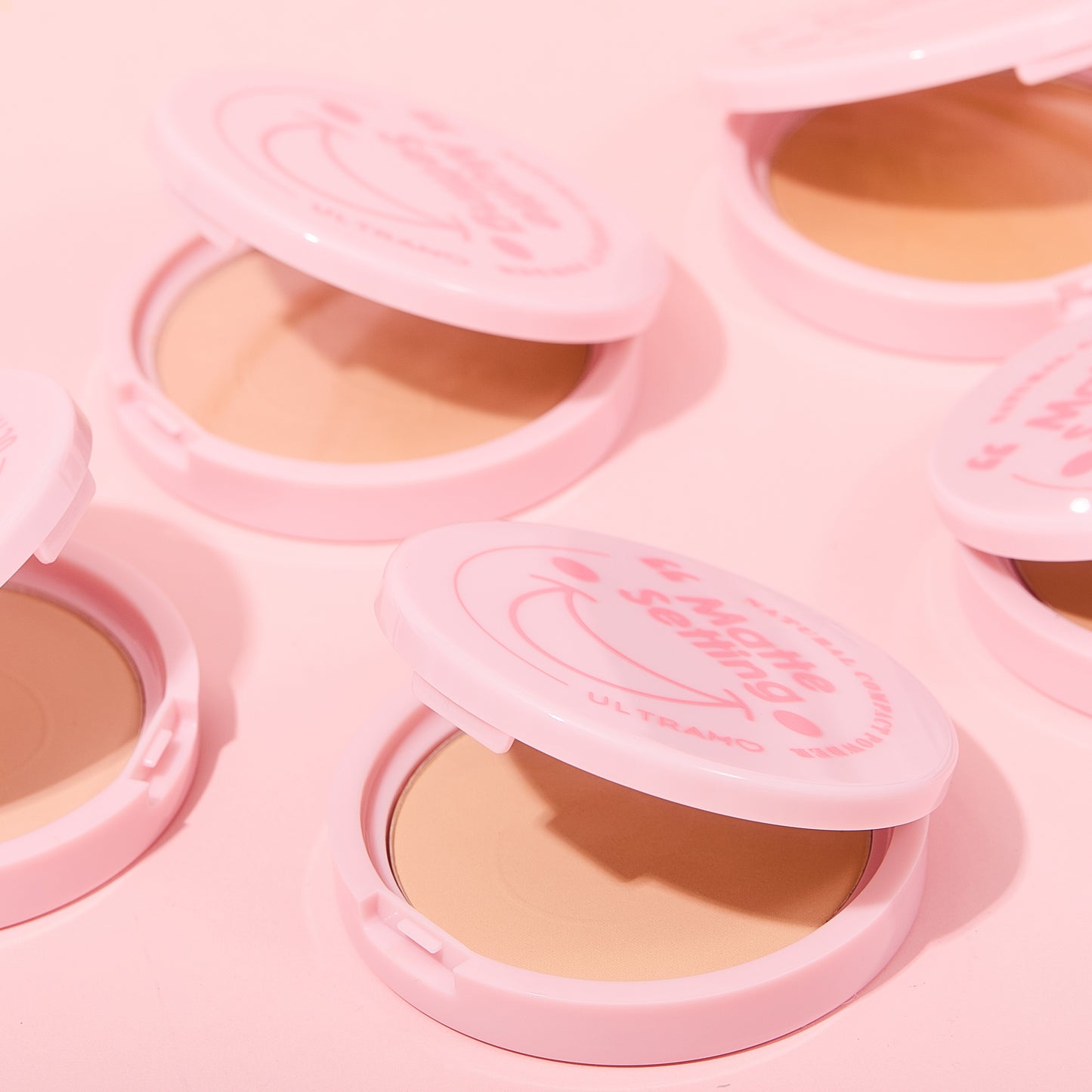 ULTRAMO 12 Round Plastic-Case Powder with Puff mirror WE023