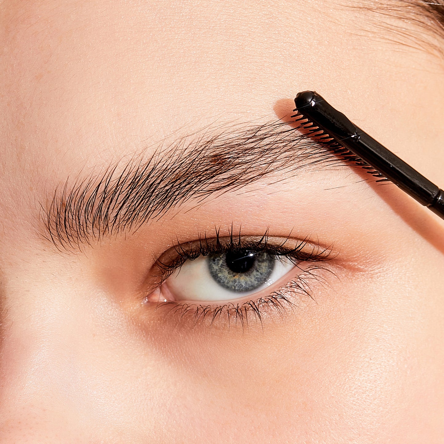 ULTRAMO Pink Cap Comb Tip Eyebrow Definer G2396